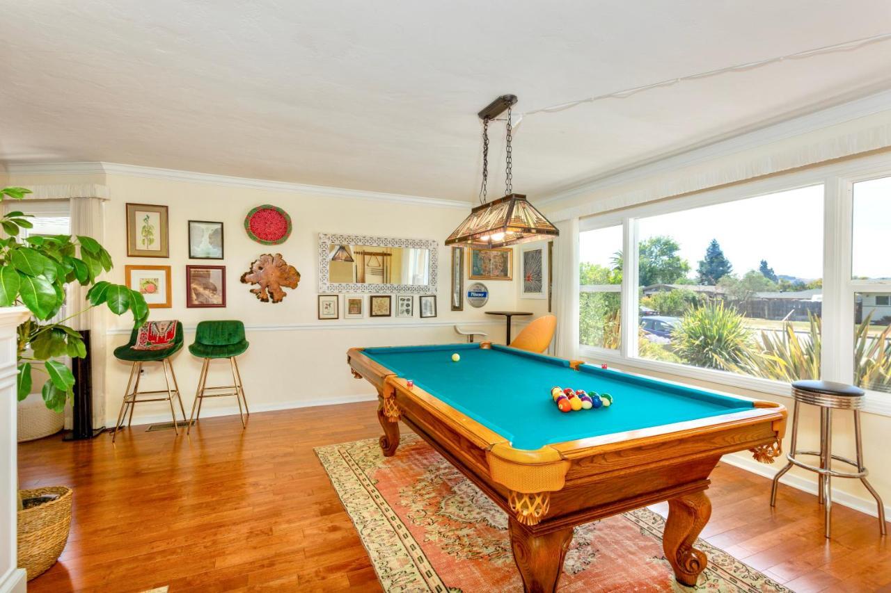 Spacious Renovated Petaluma Home- Pool Table, Fire Pit, Parking Dış mekan fotoğraf